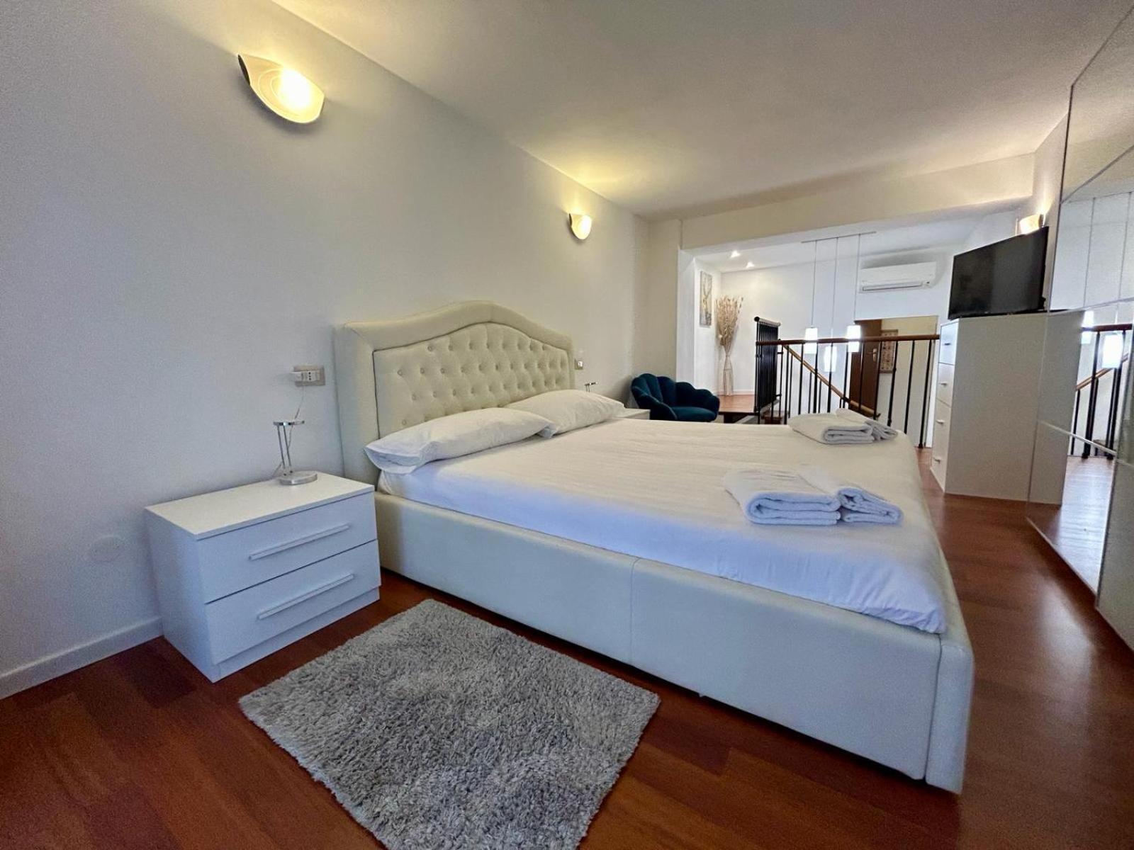Ferienwohnung Kibilu - Via Tolmezzo - Ospedale San Raffaele - Stazione Di Lambrate Mailand Exterior foto